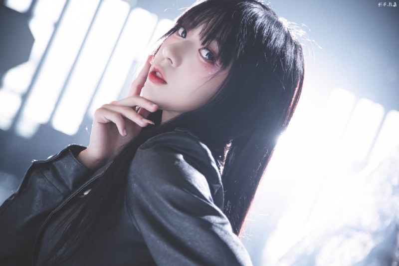 黑丝美女细腰美腿性感火辣图片