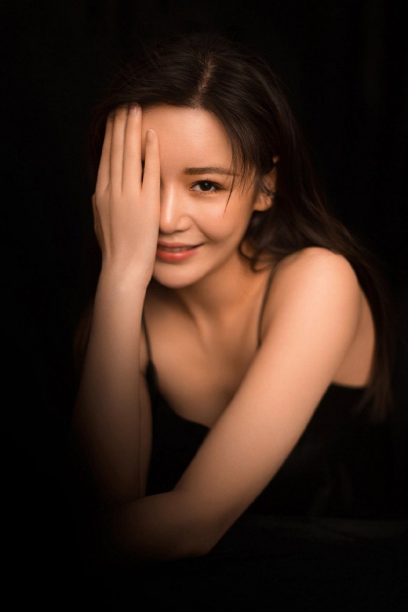 宅男女神低胸吊裙深沟美乳套图