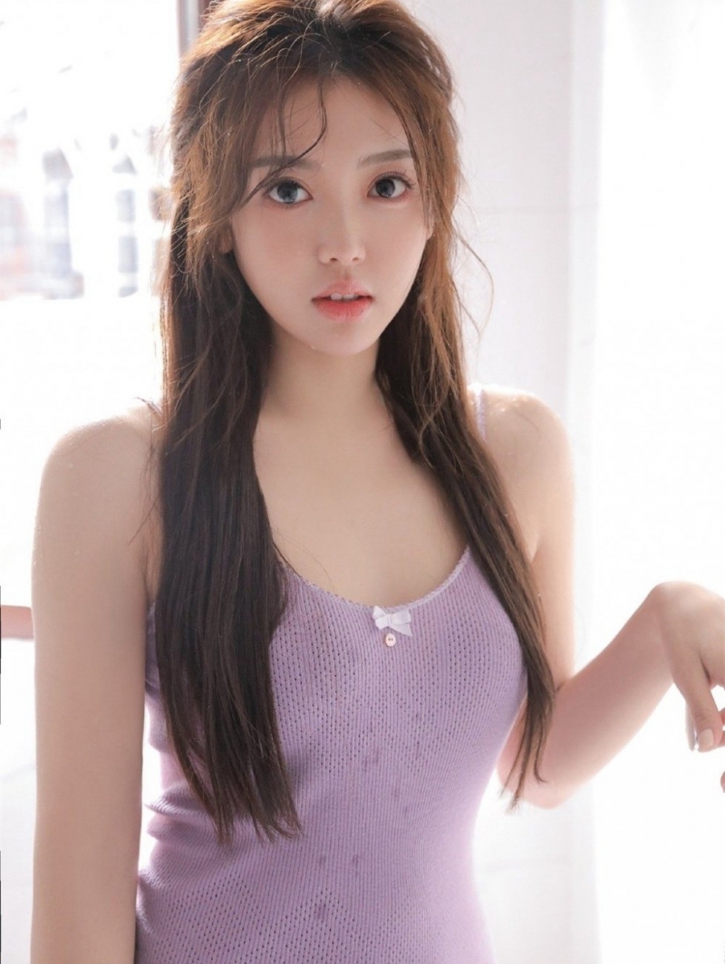 湿身诱惑美女御姐傲人上围私拍