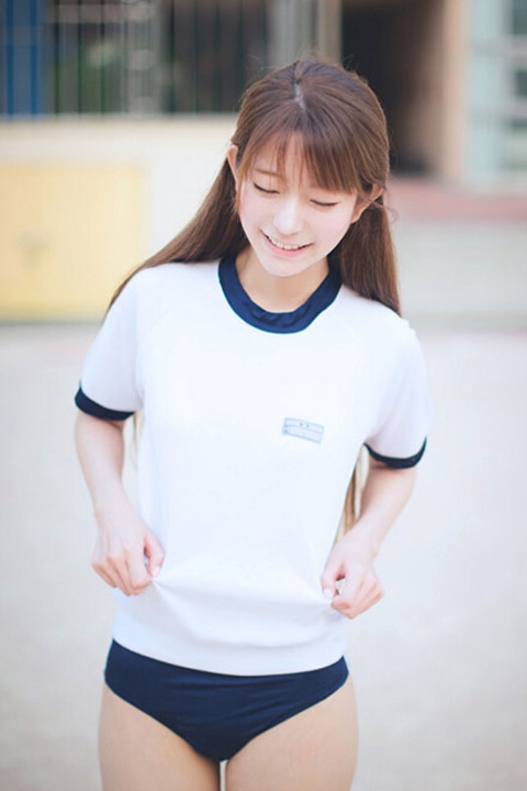 体操服学生妹美腿翘臀诱惑私拍