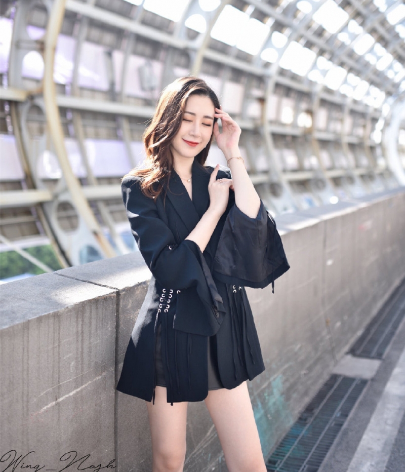 气质美女嫩模美腿诱惑街拍写真