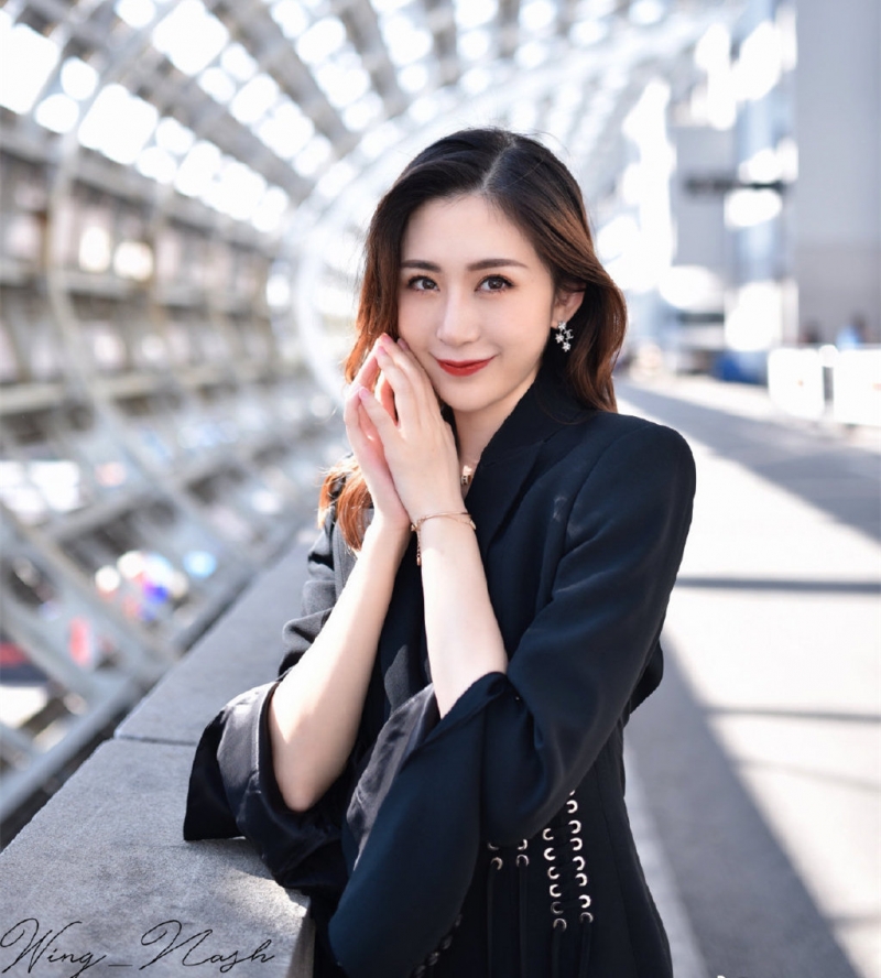 气质美女嫩模美腿诱惑街拍写真