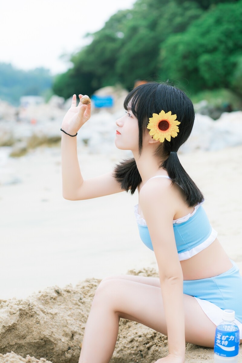 性感美少女比基尼泳衣沙滩写真