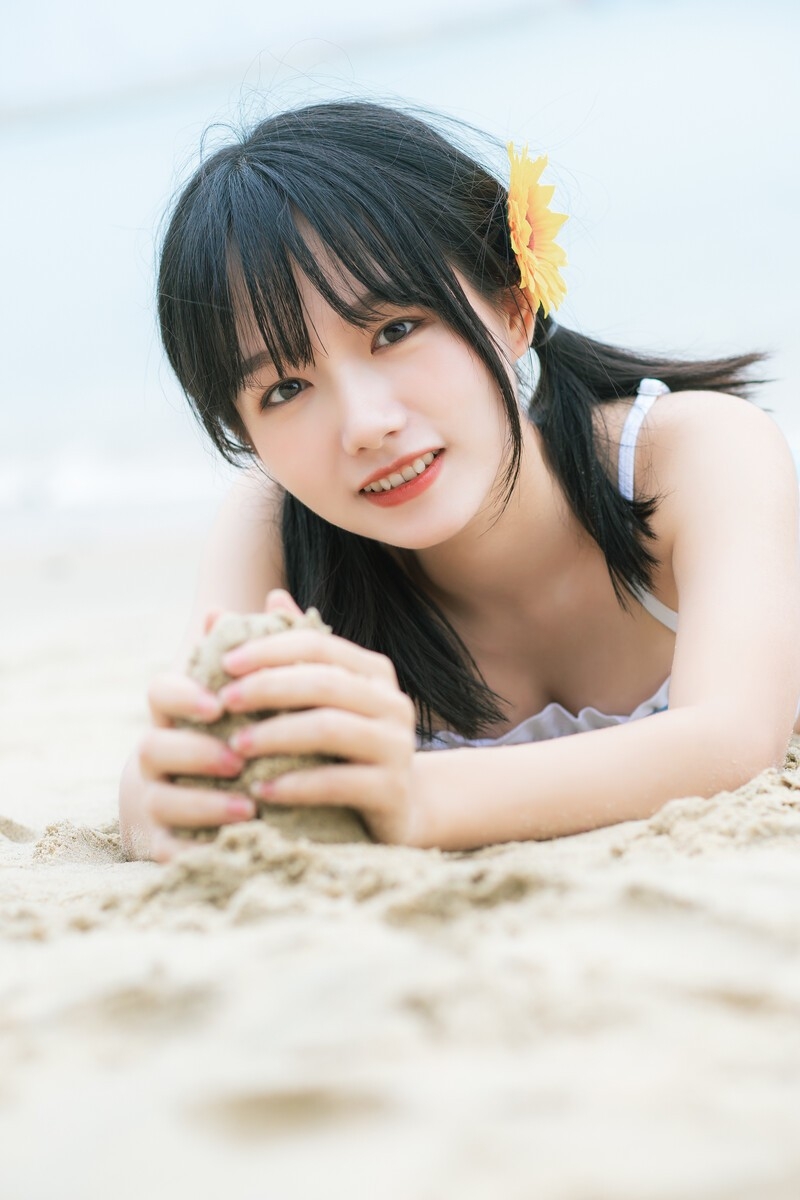 性感美少女比基尼泳衣沙滩写真