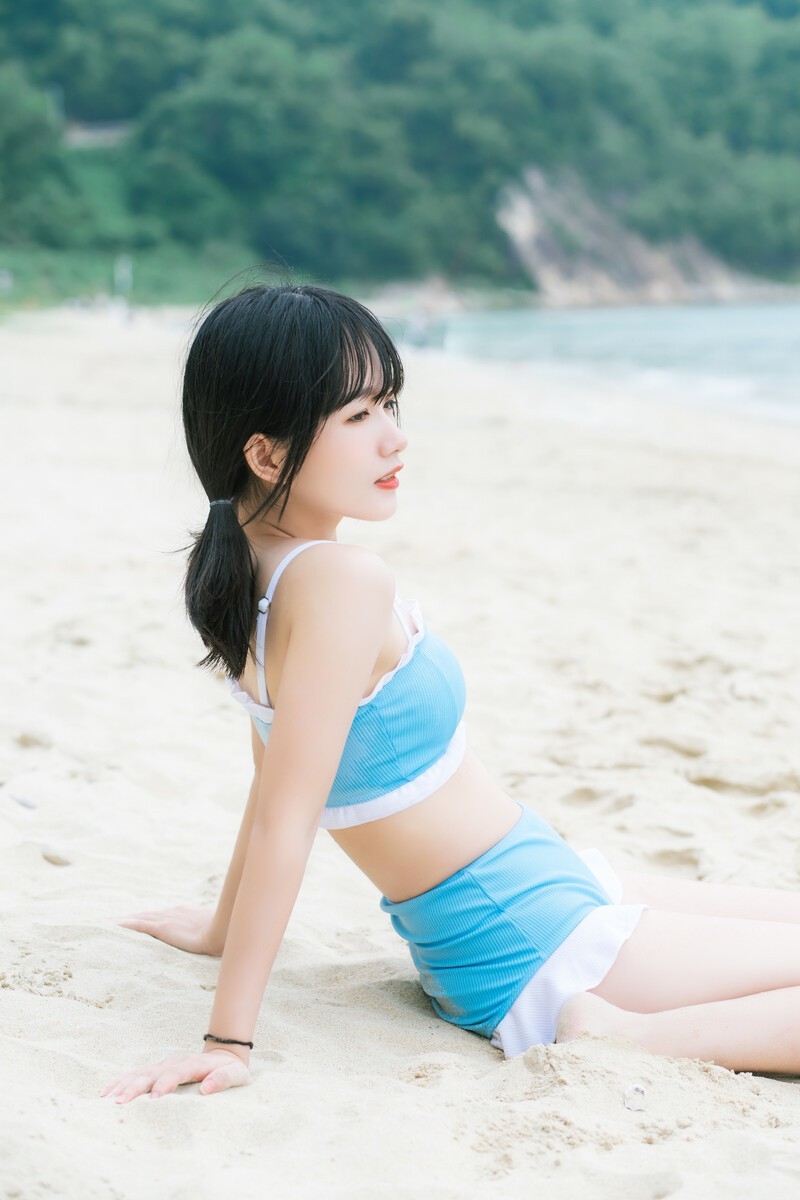 性感美少女比基尼泳衣沙滩写真