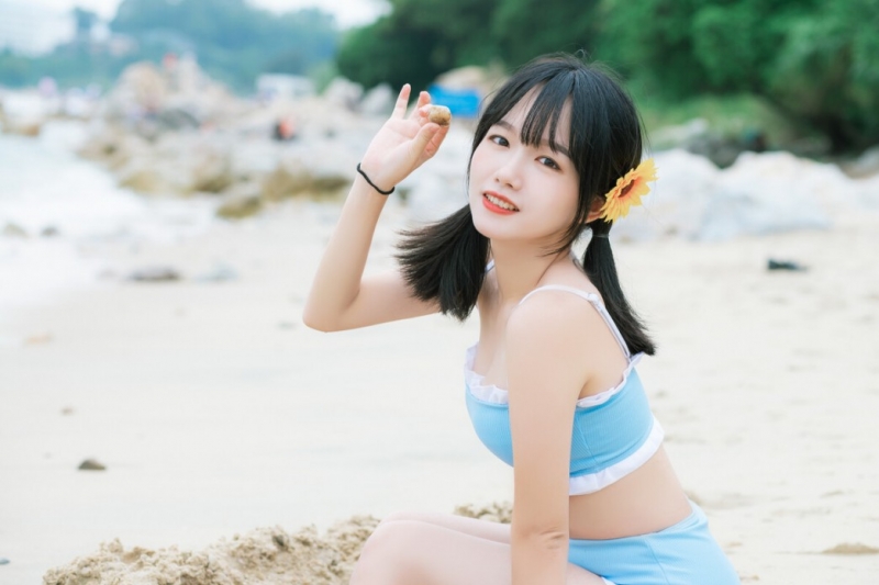 性感美少女比基尼泳衣沙滩写真