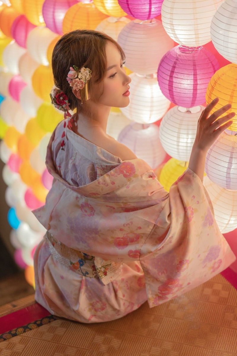 性感和服美女深沟美乳诱惑私拍