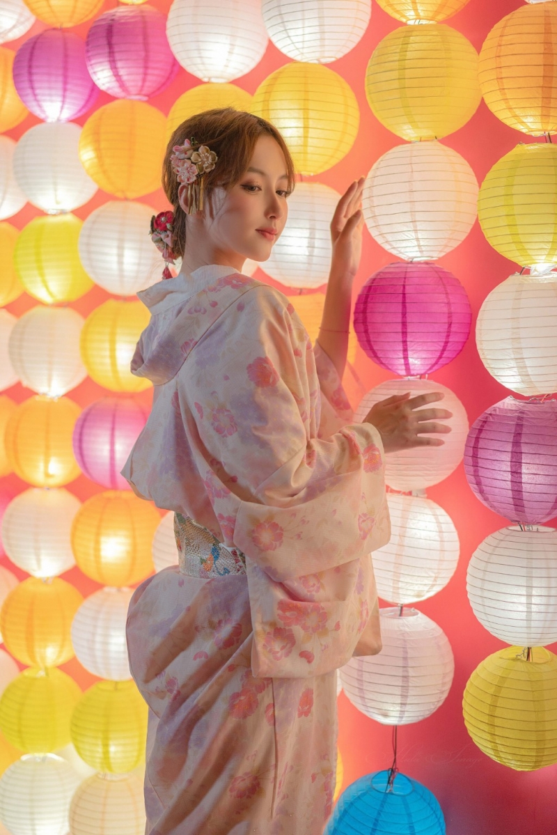 性感和服美女深沟美乳诱惑私拍