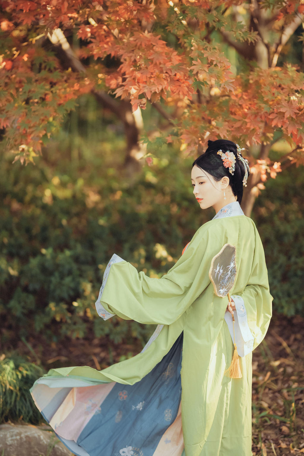 古装美女肤如凝脂面似桃花写真