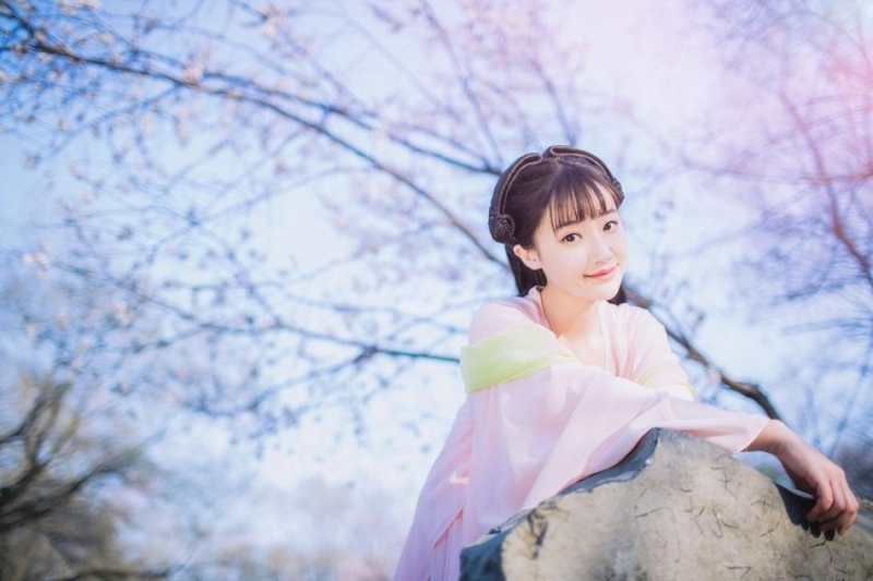 粉嫩迷人古装美女清新唯美写真