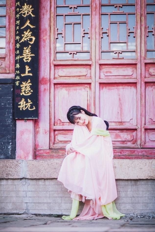 粉嫩迷人古装美女清新唯美写真