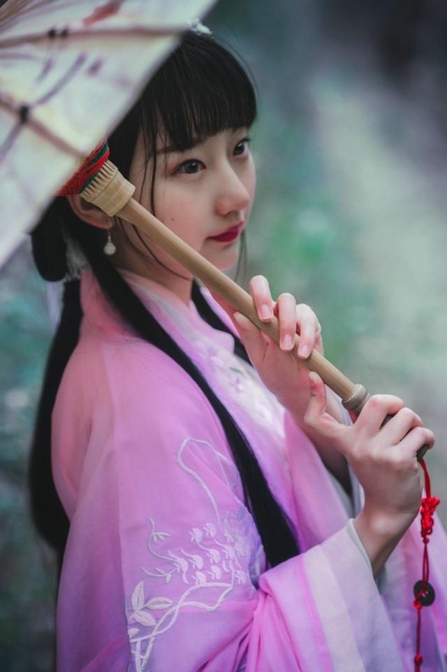 甜美古装美女秀雅绝俗竹林写真