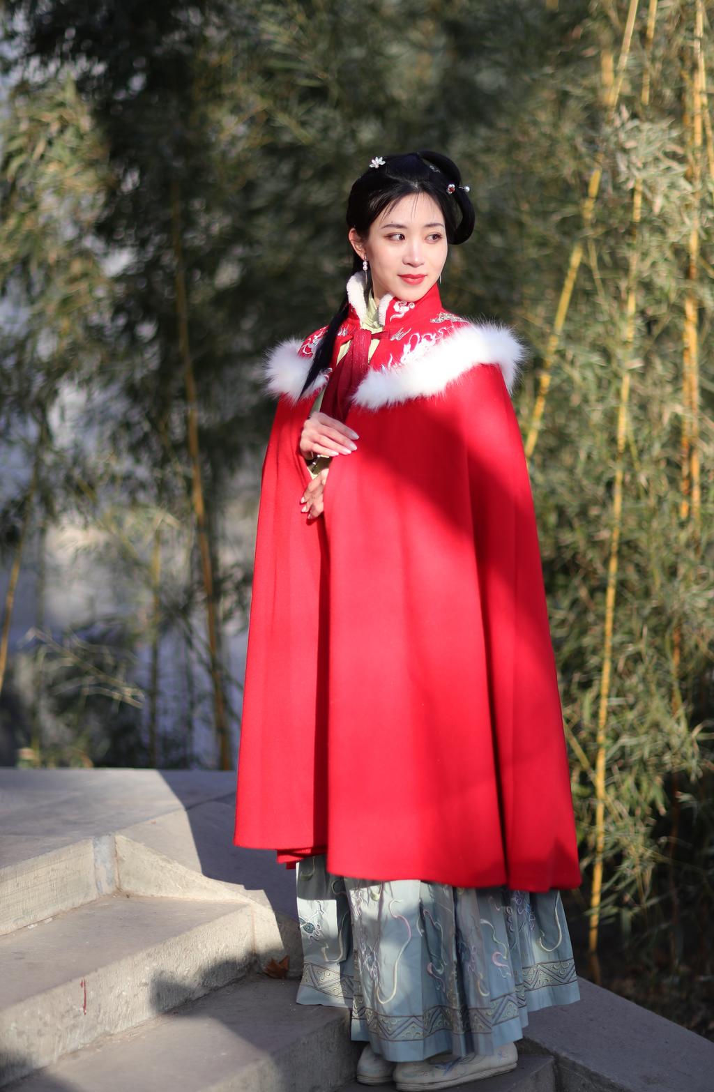 红妆素裹古装美女国色天香写真