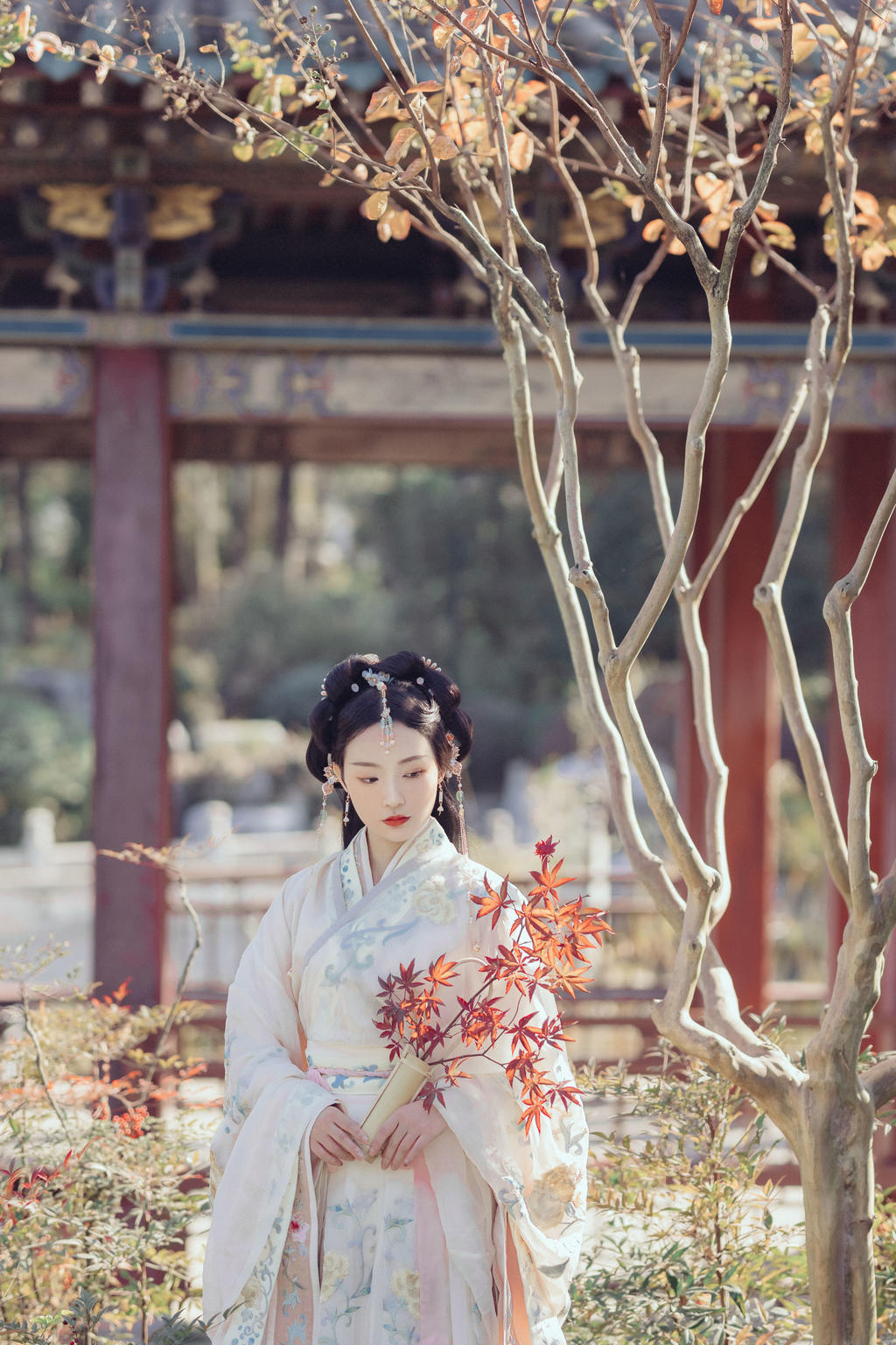 汉服美女红唇雪肤秀雅绝俗美图