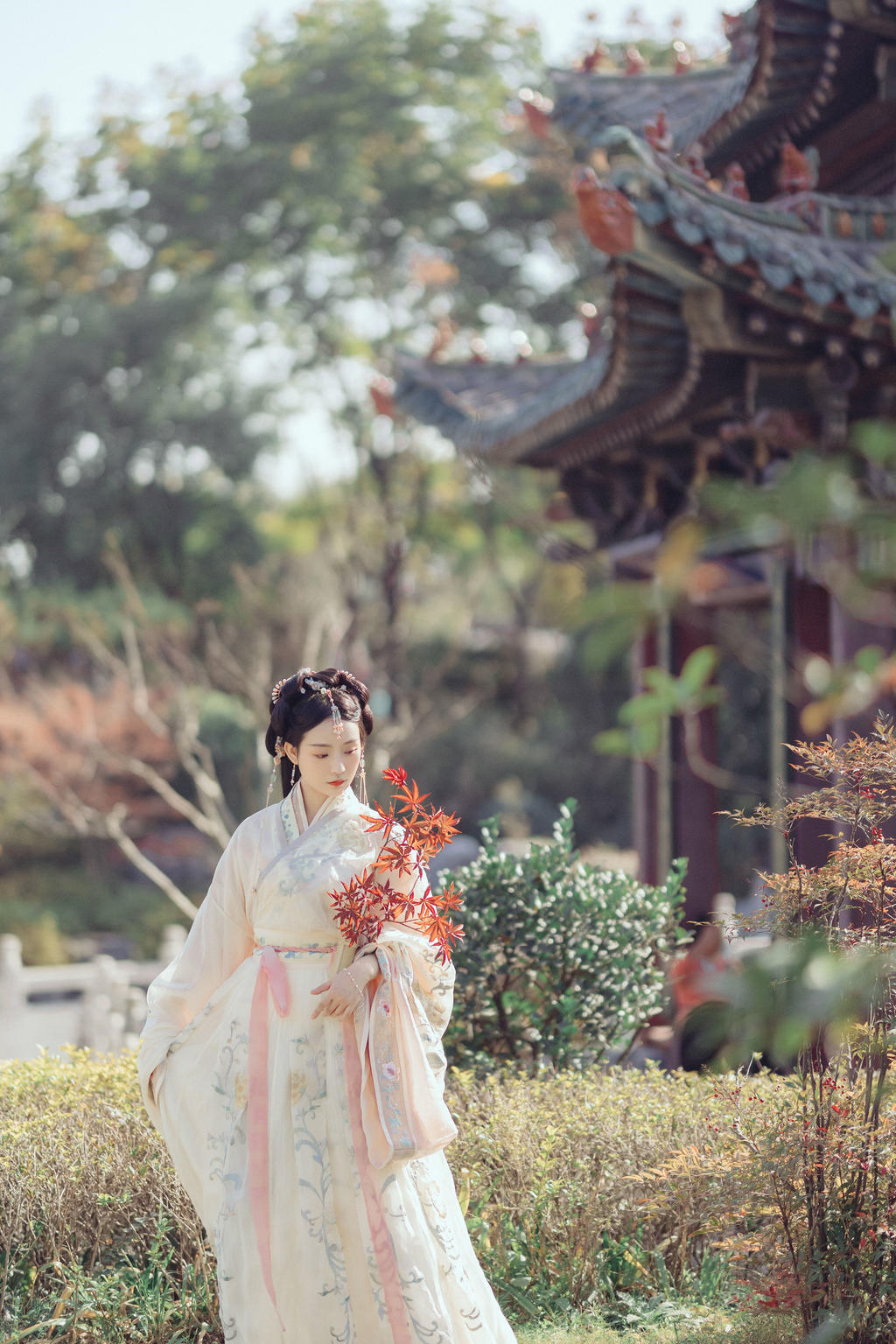 汉服美女红唇雪肤秀雅绝俗美图