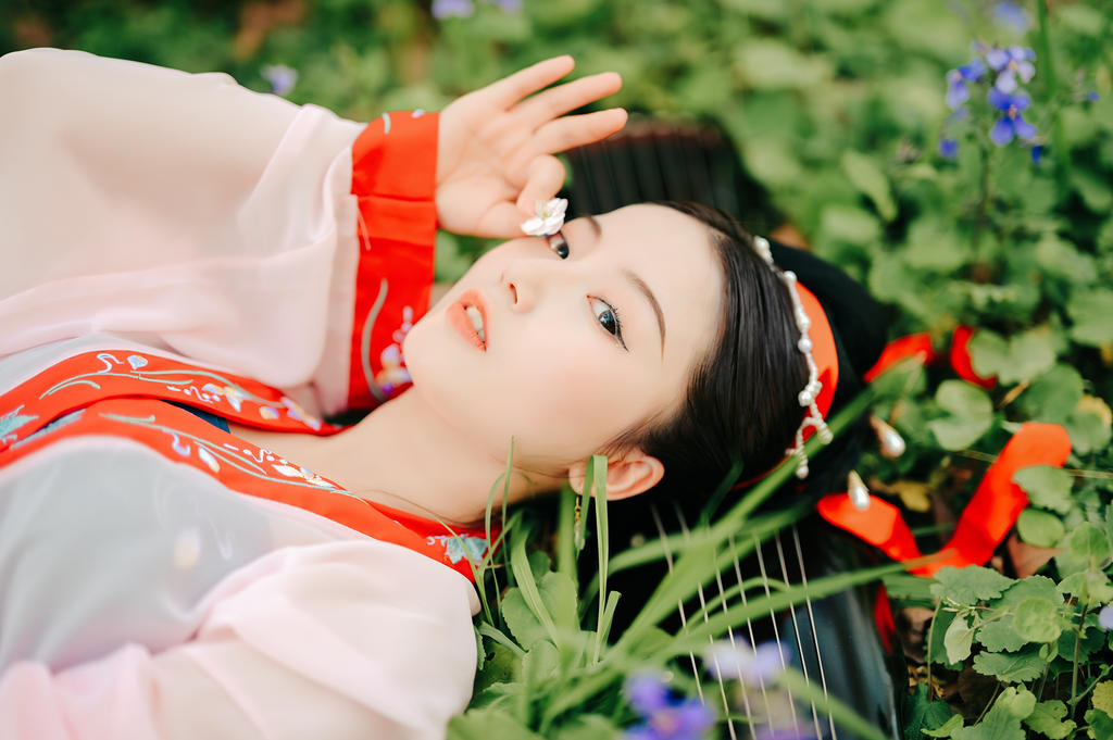 红唇雪肤汉服美女唯美古风摄影