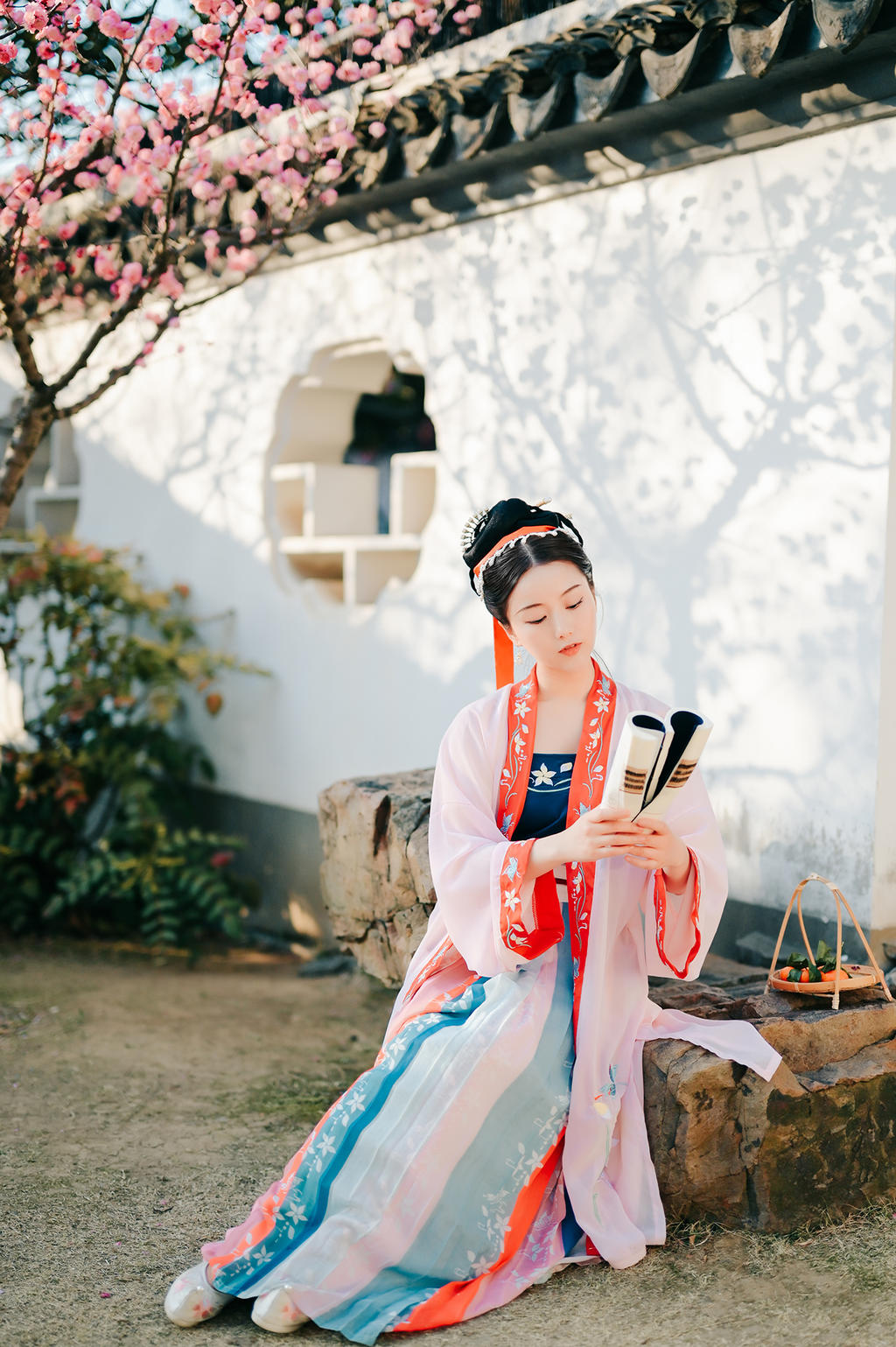 红唇雪肤汉服美女唯美古风摄影