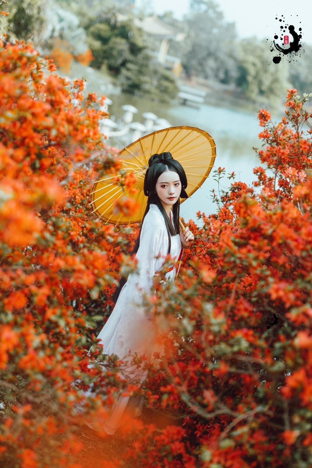 古装美女肤如凝脂面若桃花美图