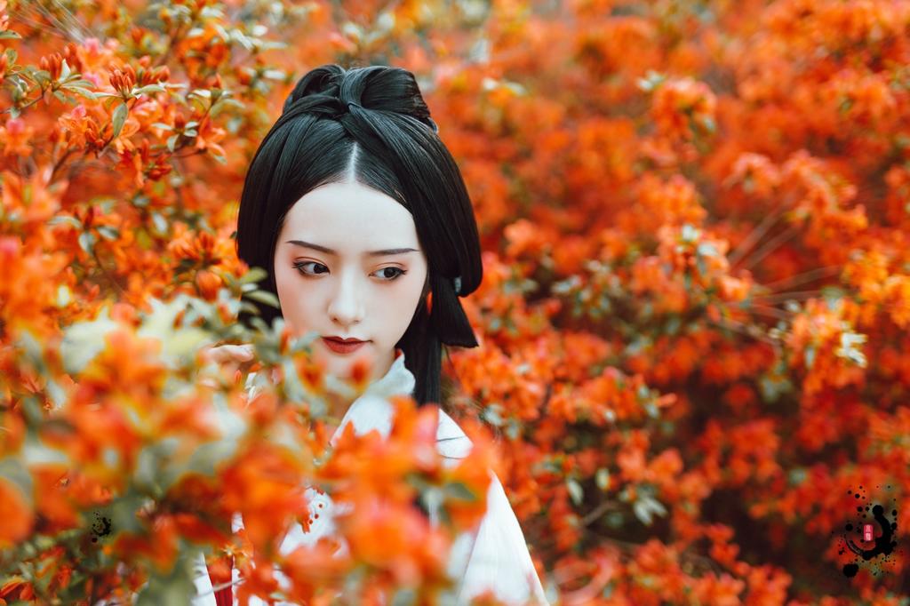 古装美女肤如凝脂面若桃花美图