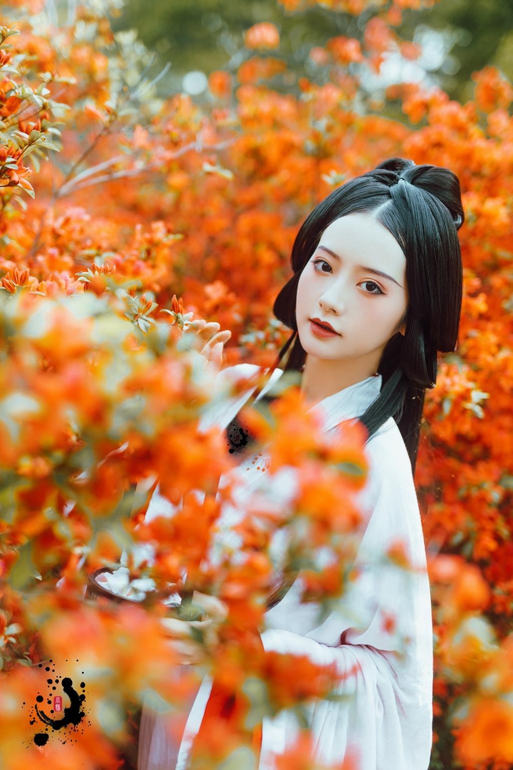 古装美女肤如凝脂面若桃花美图