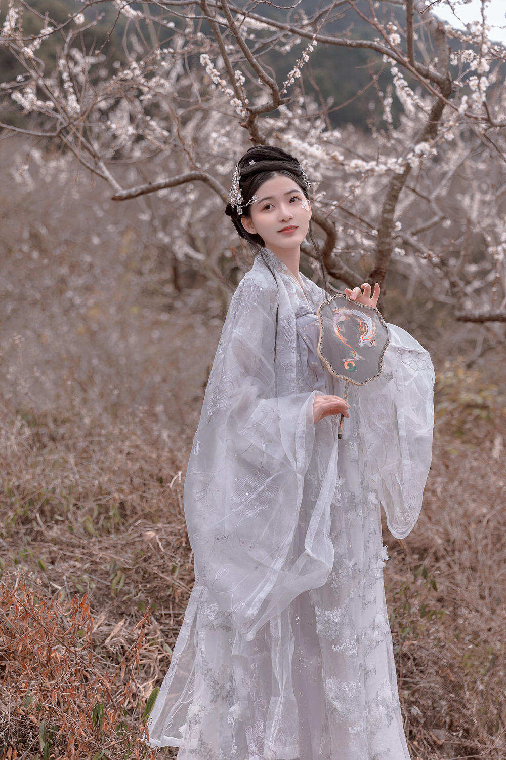 古装美女白衣飘飘仙气十足美图