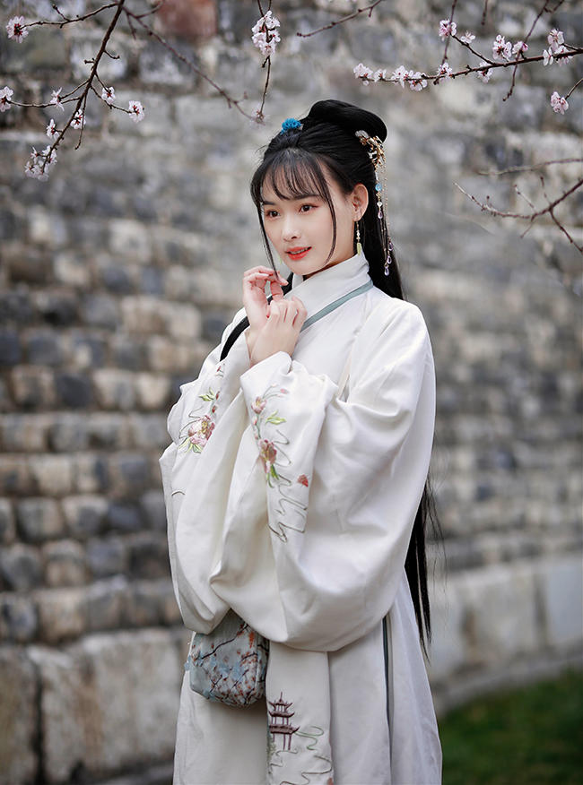 汉服美女长发及腰清新脱俗私拍