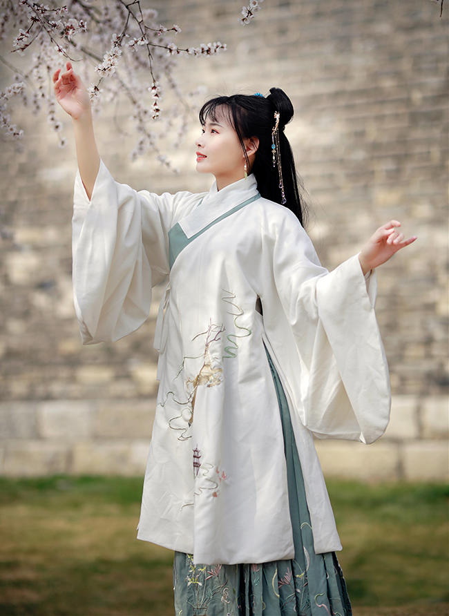 汉服美女长发及腰清新脱俗私拍