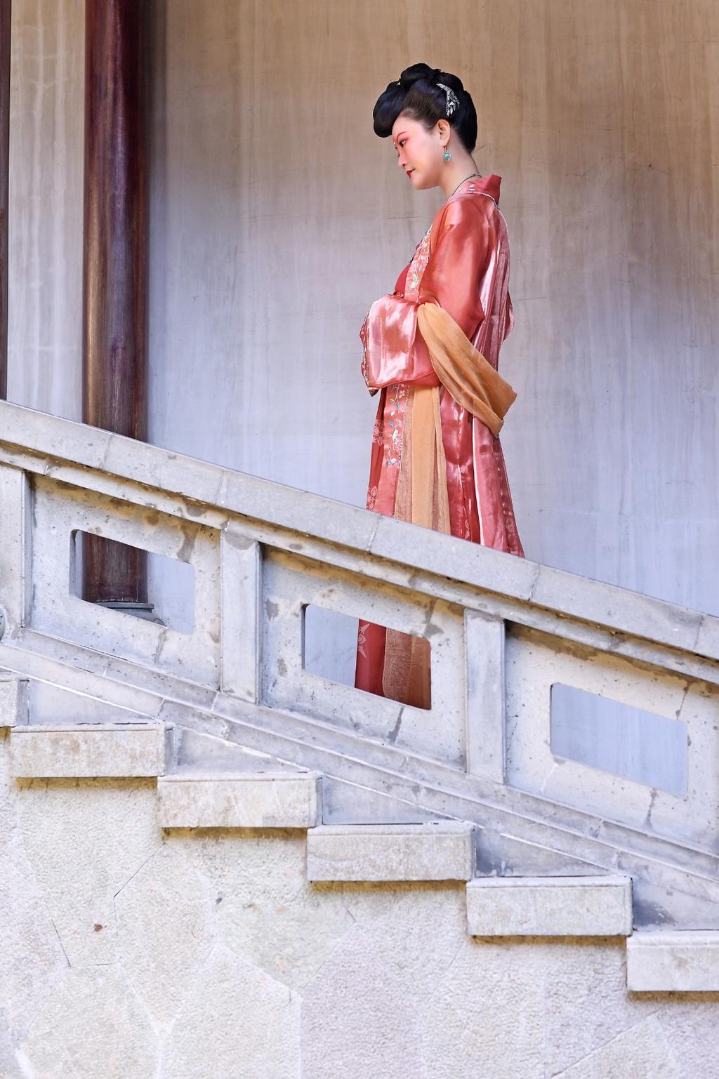 古装美女红妆素裹娇艳妩媚图片