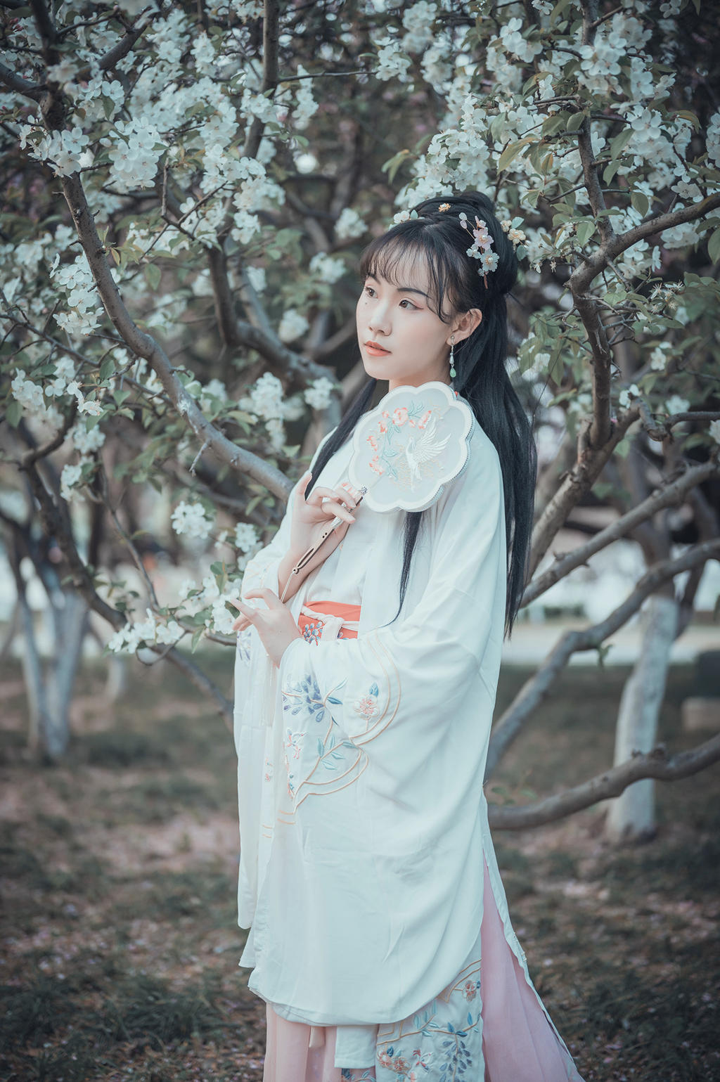 汉服美女饱读诗书气质文雅写真