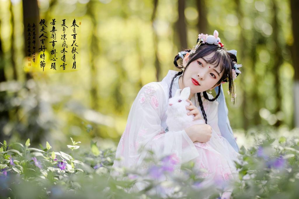 古装美女面若桃花身似扶柳图片