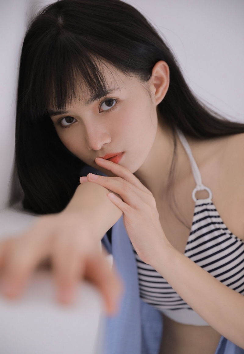 性感少女吊带内衣顶级人体艺术