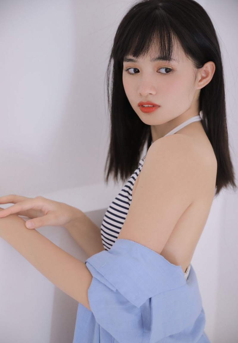 性感少女吊带内衣顶级人体艺术