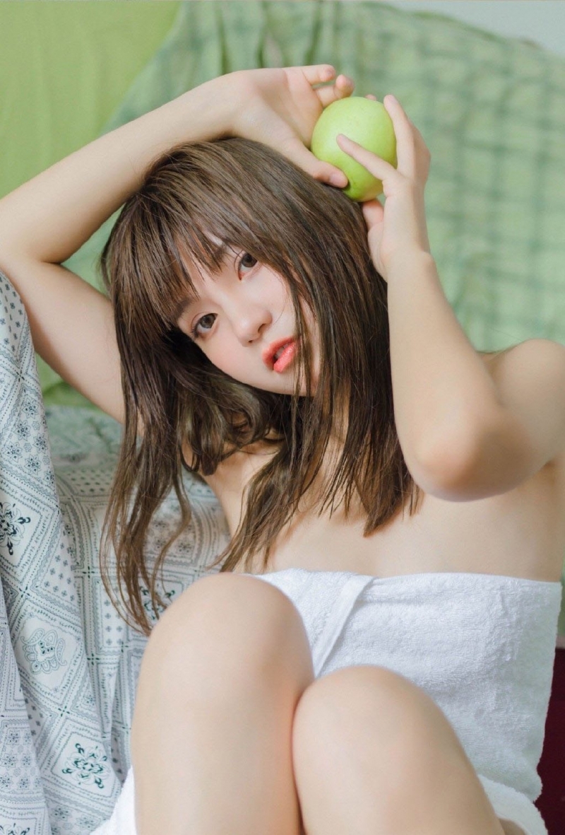 浴巾美女湿身诱惑人体艺术写真