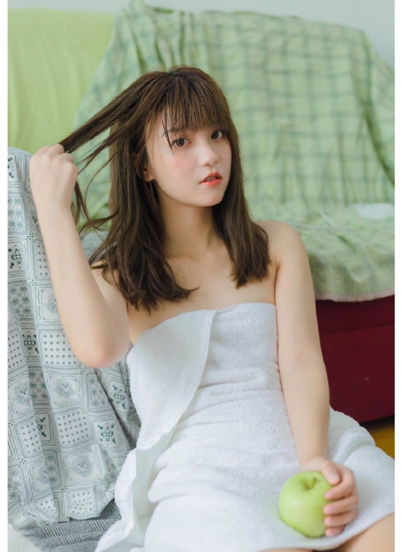 浴巾美女湿身诱惑人体艺术写真