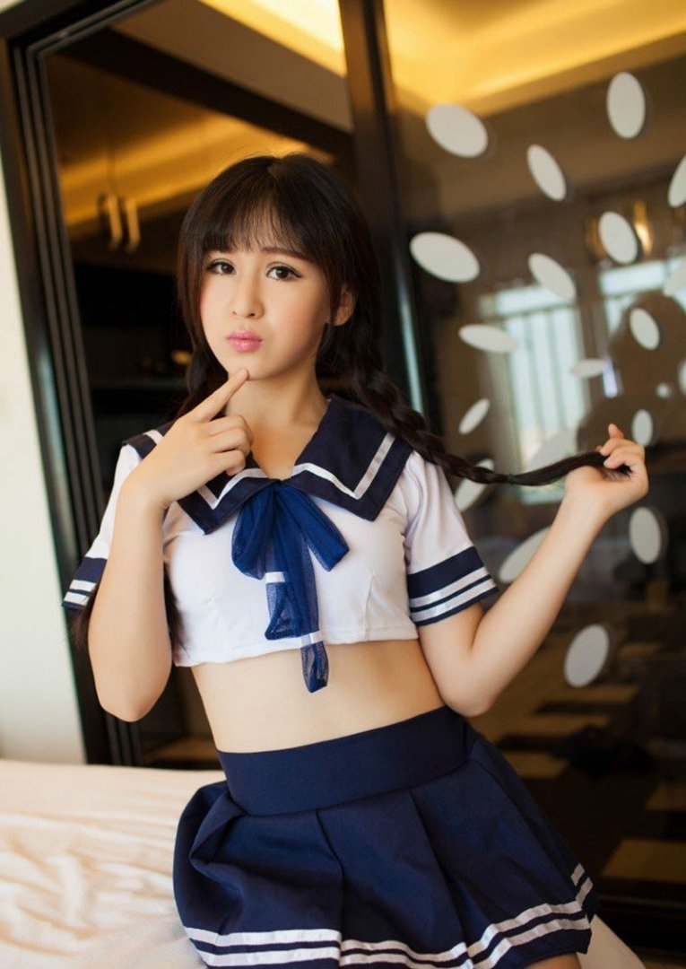 性感少女制服诱惑人体艺术写真