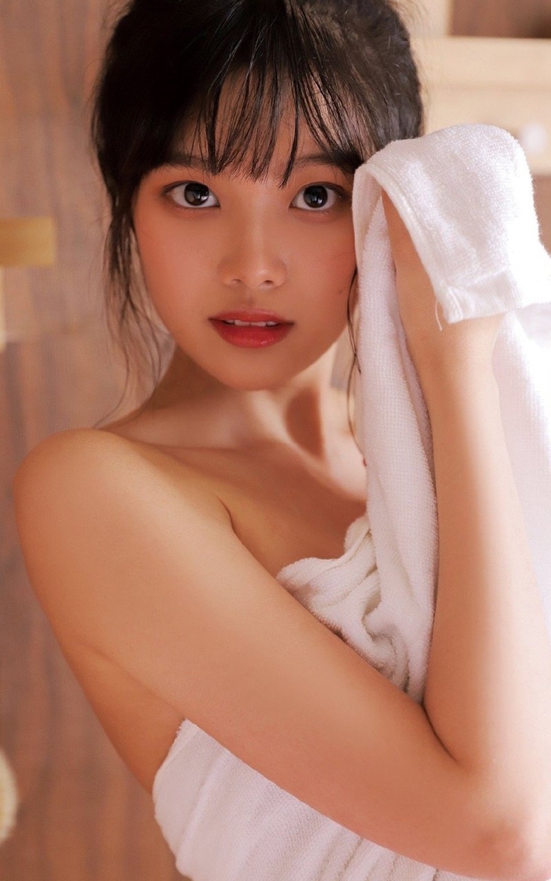 浴巾美女香肩美背中国人体艺术