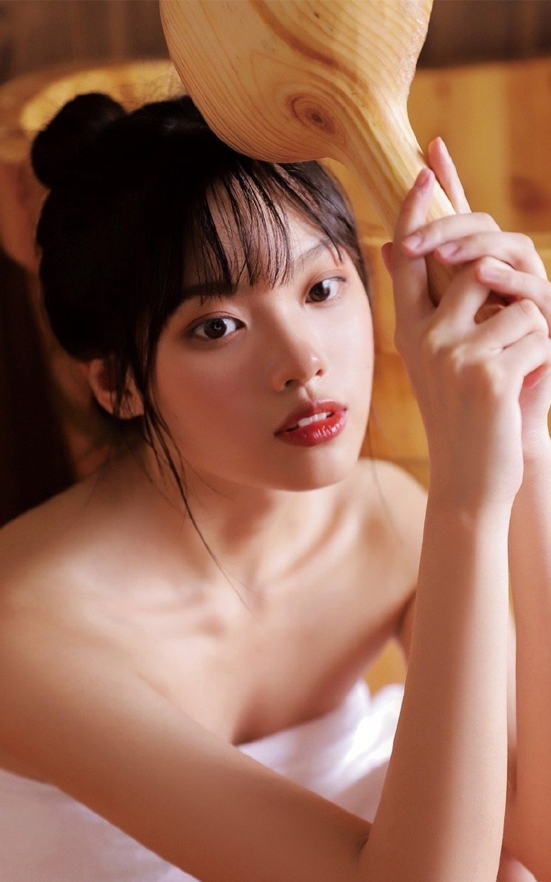 浴巾美女香肩美背中国人体艺术