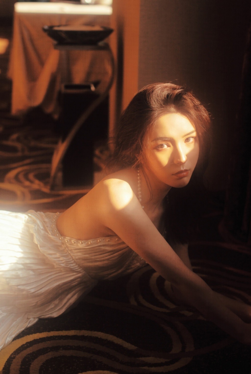 裸背少女真空诱惑顶级人体艺术