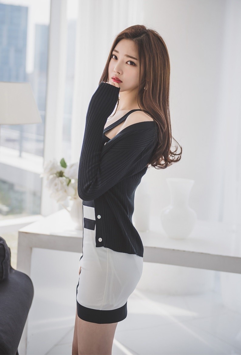 性感火辣金发女郎人体艺术摄影