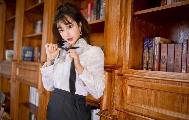 黑丝少妇高跟美腿制服诱惑写真