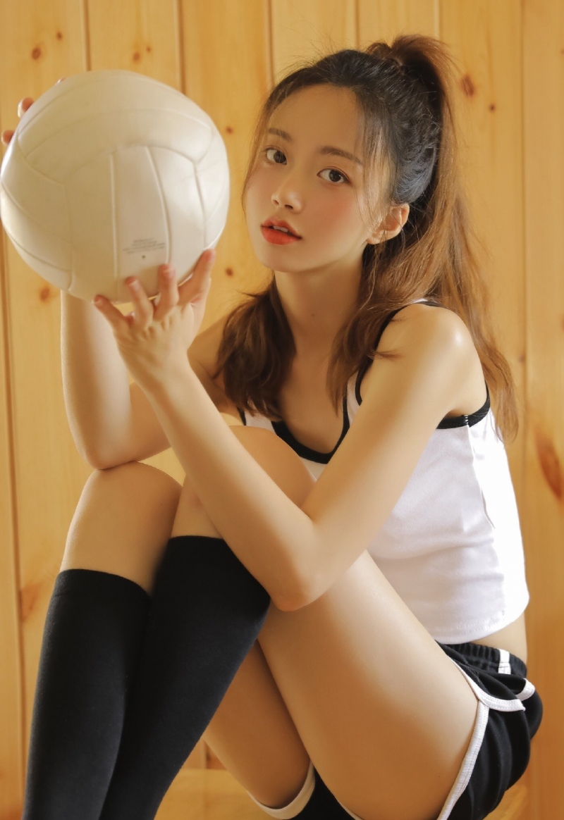 露脐装小姐姐超短裤大长腿美图