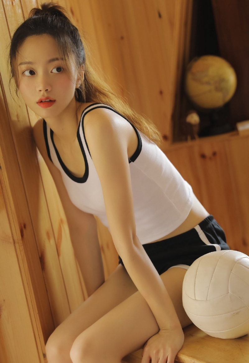 露脐装小姐姐超短裤大长腿美图