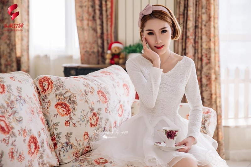 高跟鞋性感美少妇丝袜美腿写真