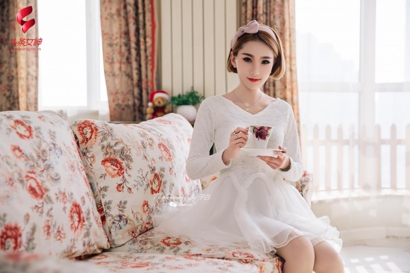 高跟鞋性感美少妇丝袜美腿写真