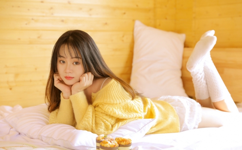 甜美可人早安少女白丝美腿私拍