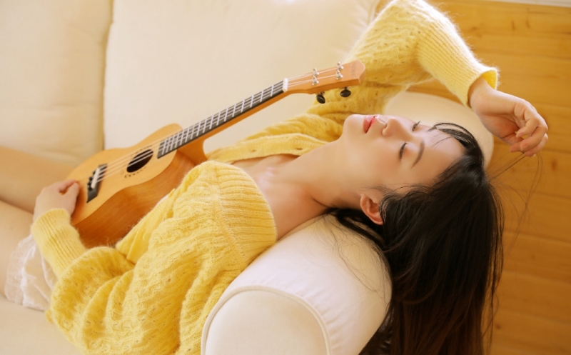 甜美可人早安少女白丝美腿私拍