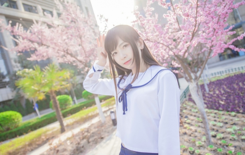 校园女神制服短裙黑丝美腿套图