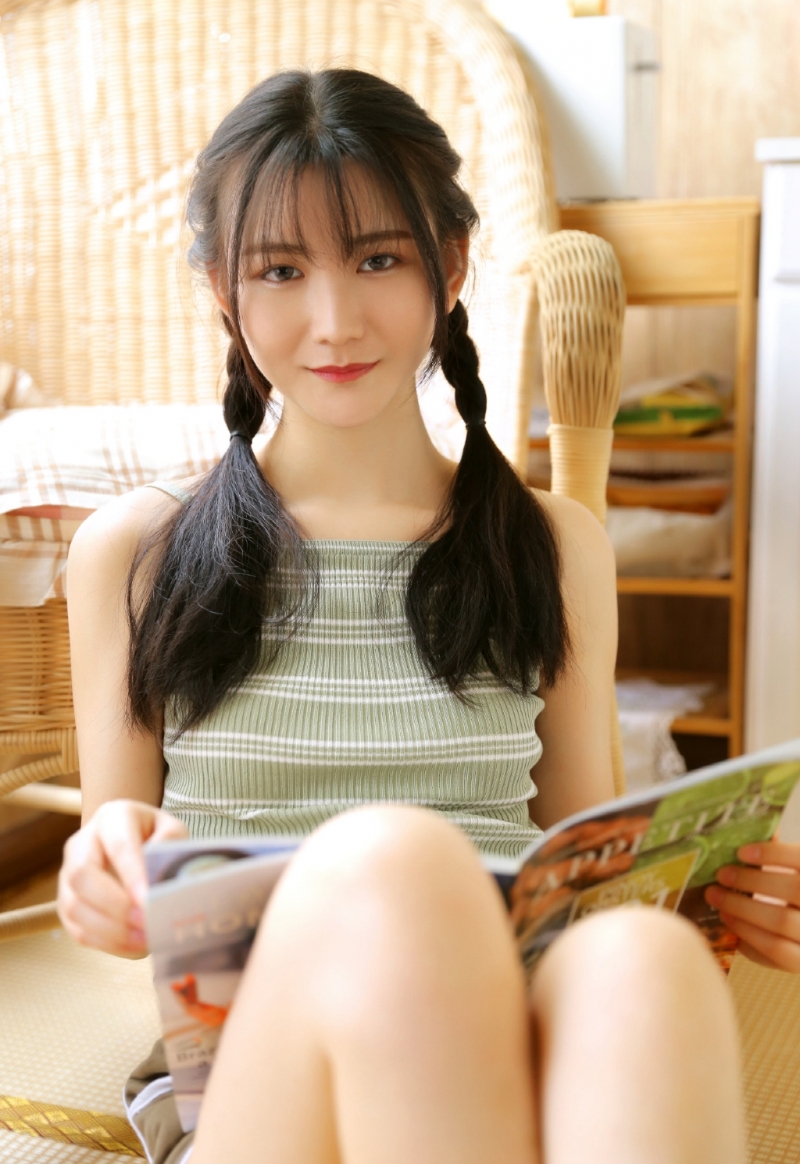 小清新美少女白丝美腿私房写真