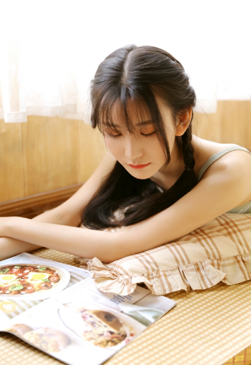 小清新美少女白丝美腿私房写真