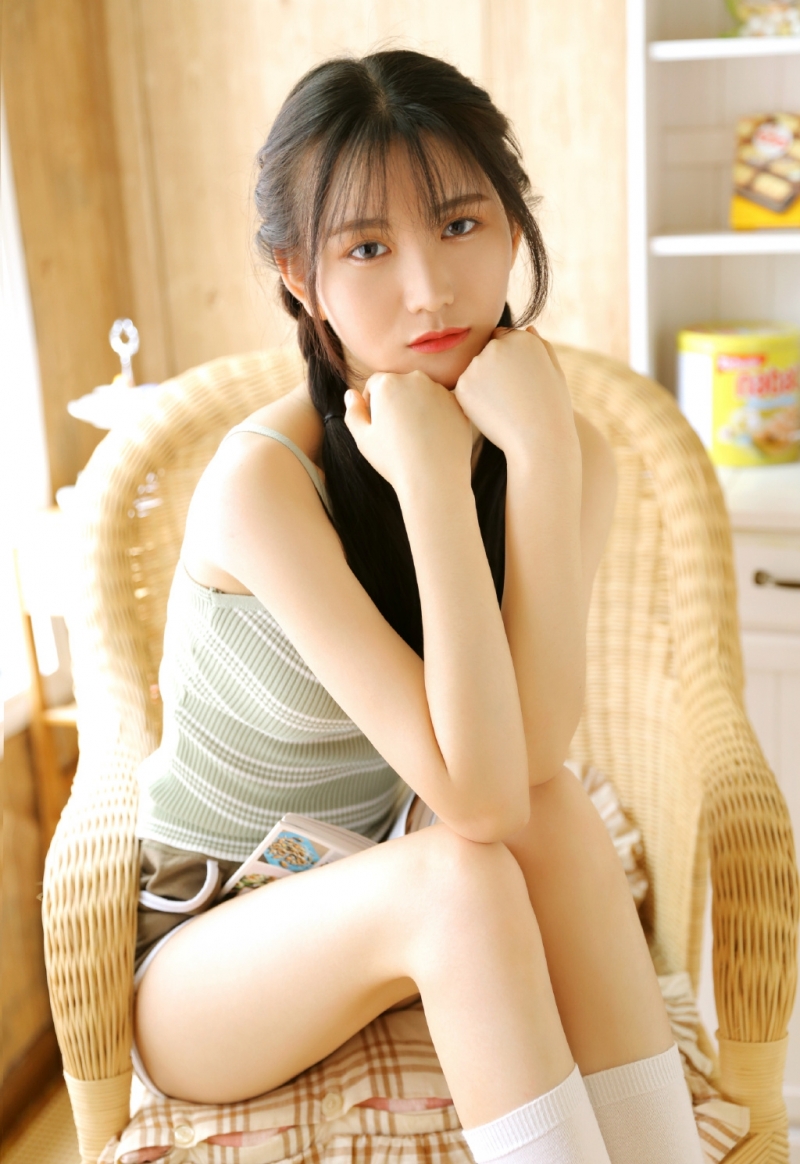 小清新美少女白丝美腿私房写真